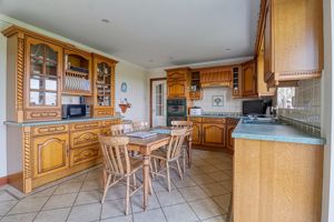 Kitchen- click for photo gallery